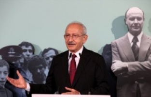 Kılıçdaroğlu, “İstanbul'un Halkçı Belediye Başkanı Ahmet İsvan (1973-1977)“ sergisinin açılışına katıldı