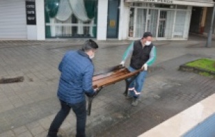 Kırmızı kategorideki Sakarya’da şehir merkezindeki banklar kaldırılıyor