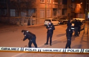 Malatya'da bir şahıs, husumetlisine cadde ortasında kurşun yağdırdı: 1 yaralı