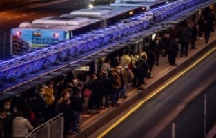 Metrobüs çilesi! Yolcular perişan oldular