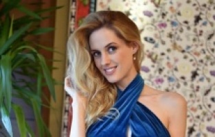 Ünlü oyuncu Wilma Elles ve eski eşinin nitelikli dolandırıcılıktan yargılanmasına başlandı