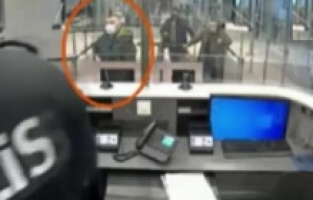 194 ülkede 'kırmızı bültenle' aranan şüpheli Hollanda'da yakalanarak Türkiye'ye iade edildi