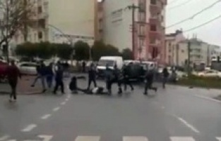 Kaza sonrasında sürücüler arasında kavga!