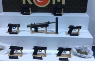 Adana'da silah kaçakçılığı silah kaçakçılığı: 20 gözaltı