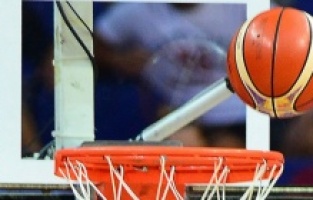 Anadolu Efes Final Four biletini zora soktu