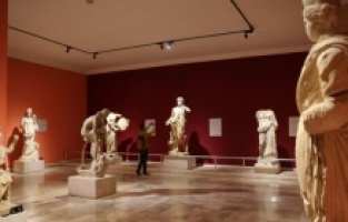 Antalya Müzesi, paha biçilemeyen birbirinden kıymetli tarihi eserlerini sergiliyor