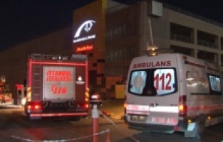 AVM çatısında intihar girişimi