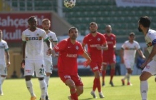 Aytemiz Alanyaspor zorda olsa sahasında kazandı