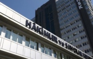 Bakan Gül doktorla tartıştığı ileri sürülen savcı hakkında HSK'ye inceleme izni verdi