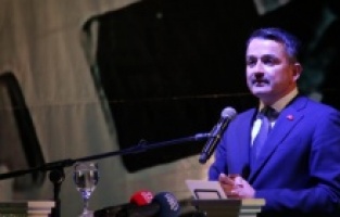 Bakan Pakdemirli, stoktaki patates ve kuru soğanı ihtiyaç sahibi ailelere bedelsiz dağıtacaklarını bildirdi