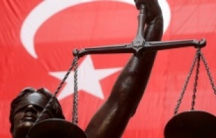 Bazı emekli amirallerin açıklamasıyla ilgili 81 ilde suç duyurusunda bulunuldu.