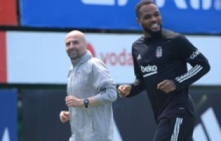 Beşiktaş'ta Larin, Rize maçının kadrosuna alındı