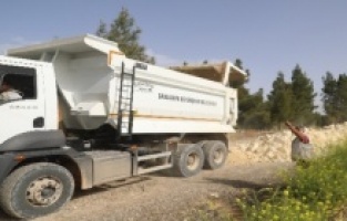 Birecik'te yol çalışmaları devam ediyor