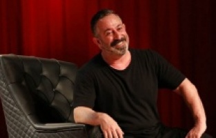 Cem Yılmaz'a doğum günü sürprizi