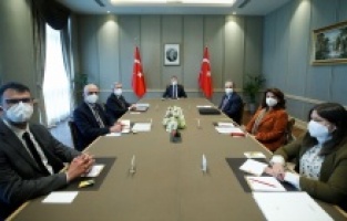 Aşı çalışmalarına ilişkin değerlendirme toplantıları sürüyor