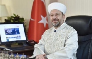 Diyanet İşleri Başkanı Erbaş: Ramazanın maneviyatını, evlerde aile bireylerimizle birlikte yaşamaya özen gösterelim