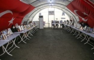 Diyarbakır anneleri evlatlarına çağrı !..