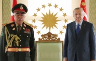 Erdoğan, Afganistan'ın eski Cumhurbaşkanı Yardımcısı Mareşal Raşid Dostum'u kabul etti