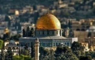 Filistin'de teravih namazı camilerde kılınabilecek