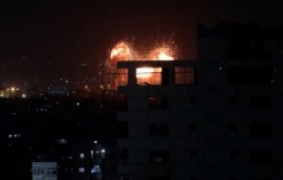 İsrail ordusundan Gazze'ye hava saldırısı