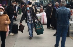 İstanbul'da tam kapanma öncesi otogarda yoğunluk sürüyor