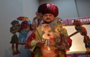 Karagöz ve Hacivat ile çocuklara pandemi kurallarını öğretiyor