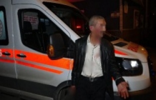 Kardeşini bıçaklayıp sigara yaktı