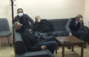 Kısıtlamayı delip kumar oynayan şahıslardan ilginç savunma: 'Canımız sıkıldı, moralimiz bozuk'