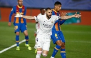 La Liga'da El Clasico'yu kazanan Real Madrid liderliğe yükseldi