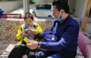 Mesut Özil'den Down sendromlu çocuğa 23 Nisan sürprizi