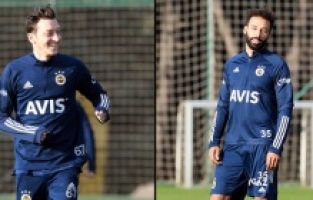 Fenerbahçe'de Mesut Özil ve Nazım Sangare takımla çalıştı