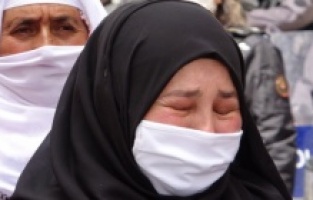 Oğlu dağa kaçırılan annenin feryadı yürekleri burktu