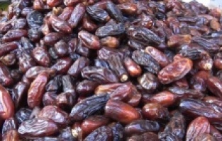 Ramazan ayı İftar sofralarının vazgeçilmezi hurma satışları hareketlendi