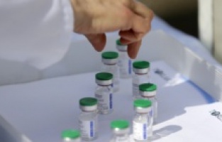 Rusya Çin'de 100 milyon dozluk Sputnik V aşısı üretecek