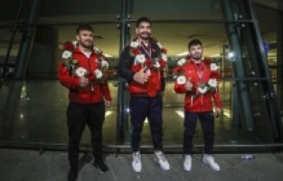 Serbest Güreş Milli Takımımız  madalyalarla yurda döndü