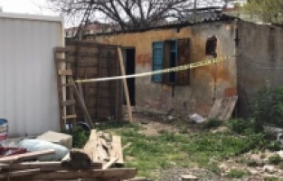 Son nefesini yaşadığı metruk evde verdi