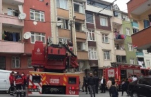 Sultangazi'de yangın