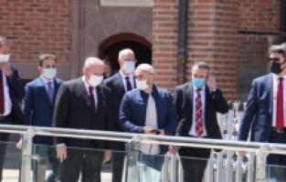 TBMM Başkanı Şentop, Hacı Bayram Veli Camii'nde cuma namazı kıldı