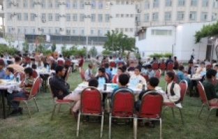 TİKA Afganistan'daki yetimlere iftar verdi