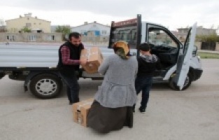 Van Büyükşehir Belediyesinden ihtiyaç sahiplerine Ramazan kolisi
