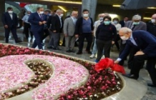 9. Cumhurbaşkanı mezarı başında anıldı