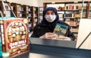 Altındağ'da 68 yaşında bir kitap kurdu