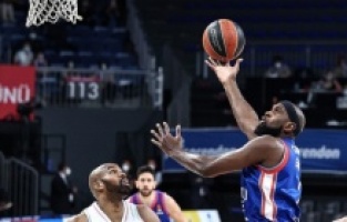 THY Avrupa Liginde  Anadolu Efes, Real Madrid'i yenerek finalde