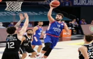 Anadolu Efes seriyi 2-0 yaptı