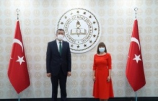 Bakan Selçuk, Kuzey Makedonya Eğitim ve Bilim Bakanı Carovska ile bir araya geldi