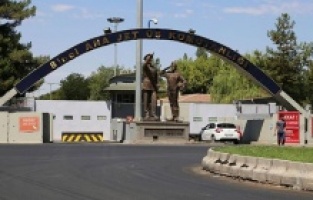 Diyarbakır'da askeri tesise saldırı teşebbüsü