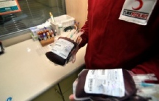 Düzenli kan bağışı, kalp krizi ve kanser riskini azaltıyor