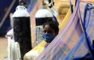 Hindistan'da  can kaybı  salgının başından bu yana en yüksek düzeye ulaştı