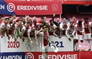 Hollanda'da şampiyon Ajax!