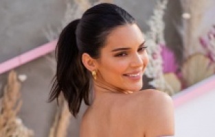 Kendall'ın partisine kardeşlerinden destek